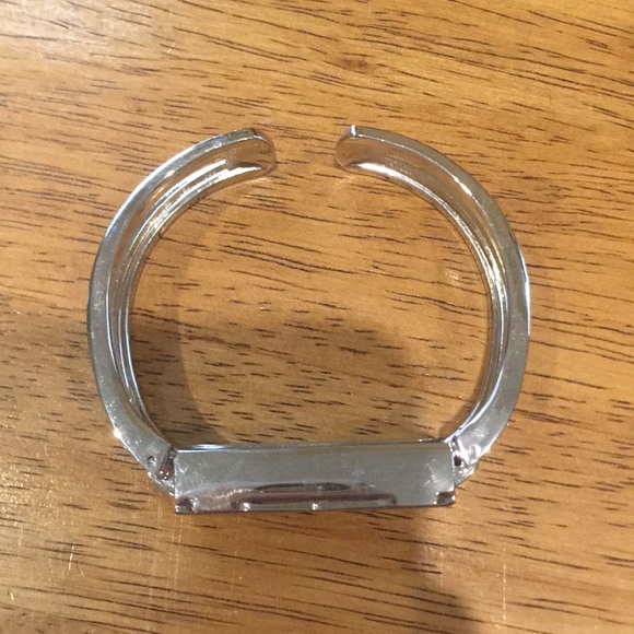 Fitbit bracelet - Picture 2 of 3